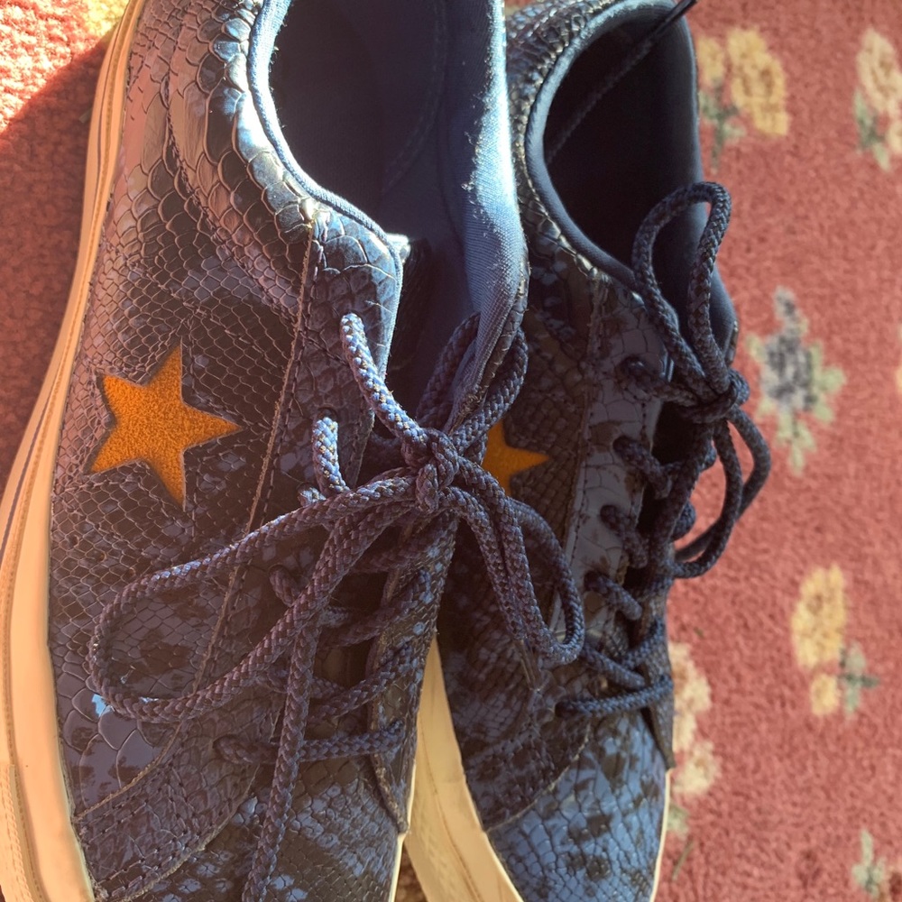 Converse - Picture 2 of 5